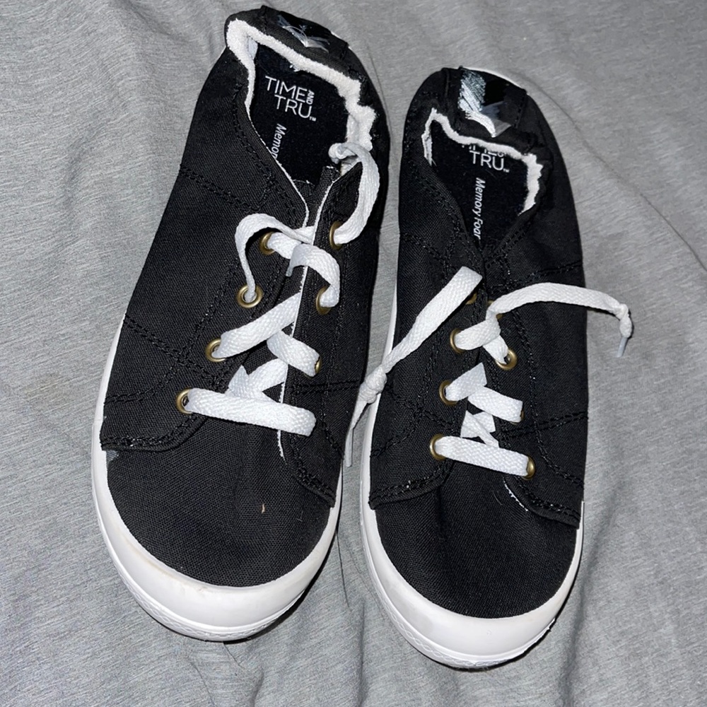 Black shoes for ladies